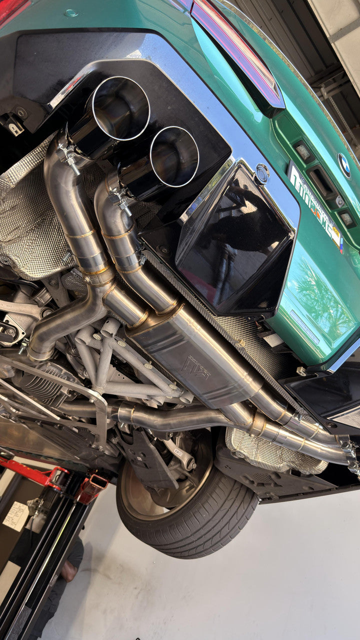 MAD BMW G90 M5 Axle-Back Exhaust